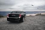 Chrysler 300C 2011 года